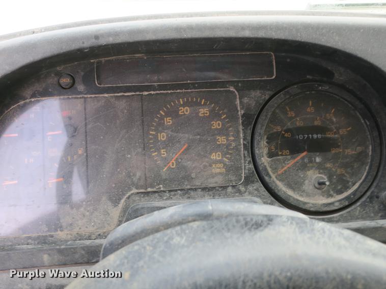 image for item DB8804 2001 GMC T6500 box truck