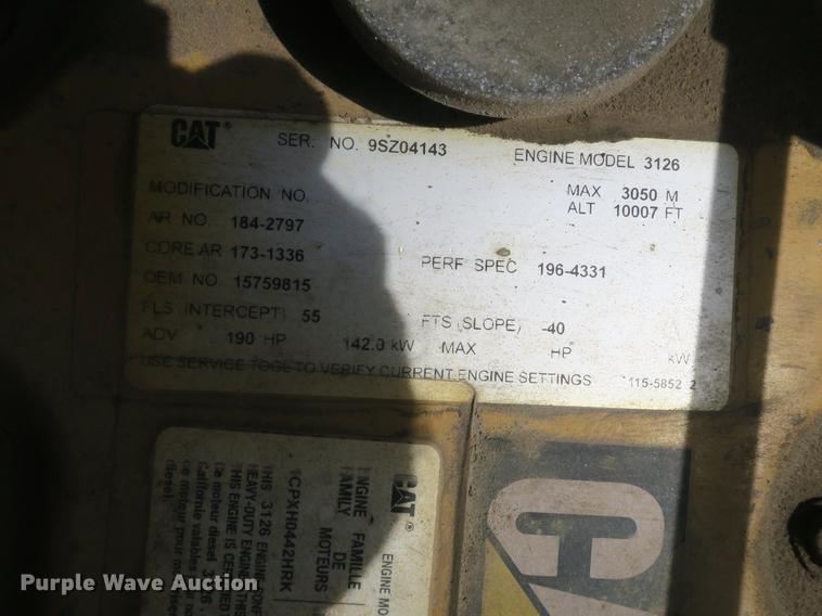 image for item DB8804 2001 GMC T6500 box truck