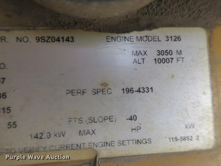 image for item DB8804 2001 GMC T6500 box truck