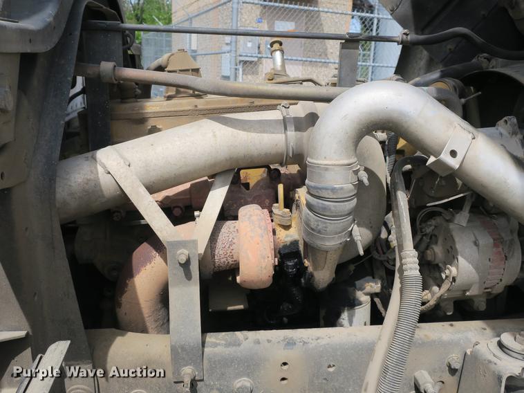 image for item DB8804 2001 GMC T6500 box truck