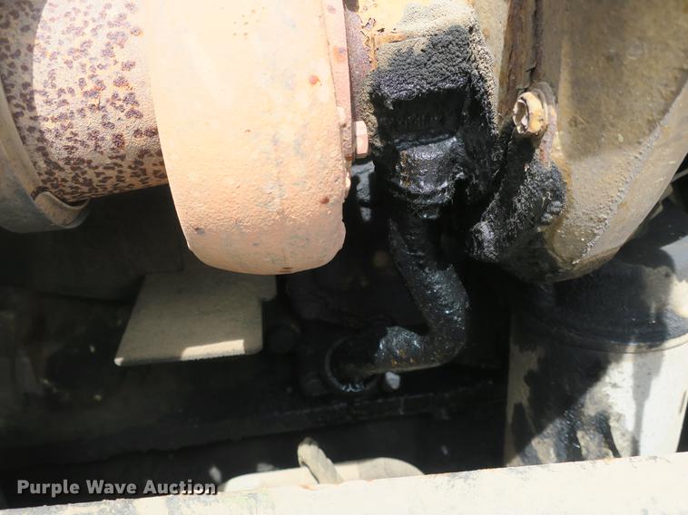 image for item DB8804 2001 GMC T6500 box truck