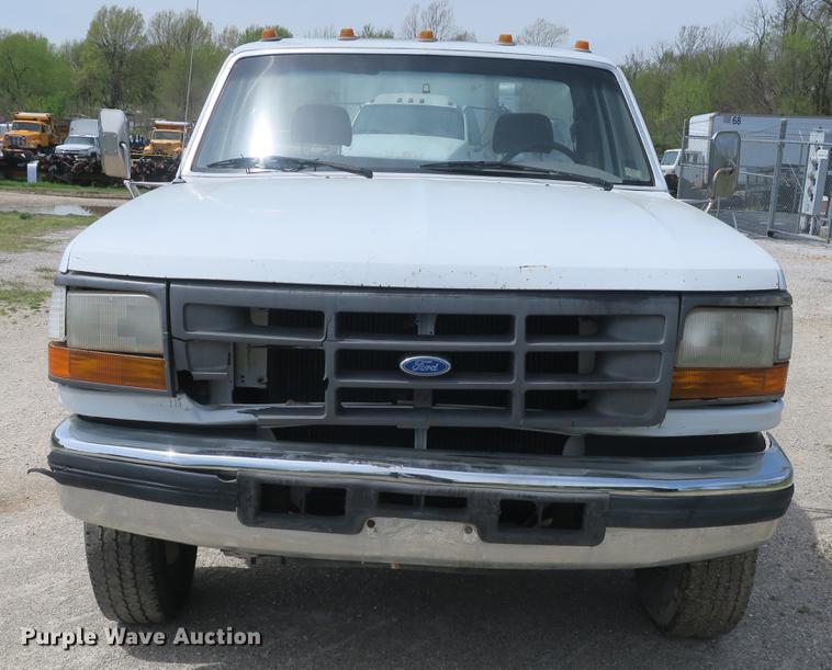 image for item DB8805 1994 Ford F450 Super Duty truck cab and chassis