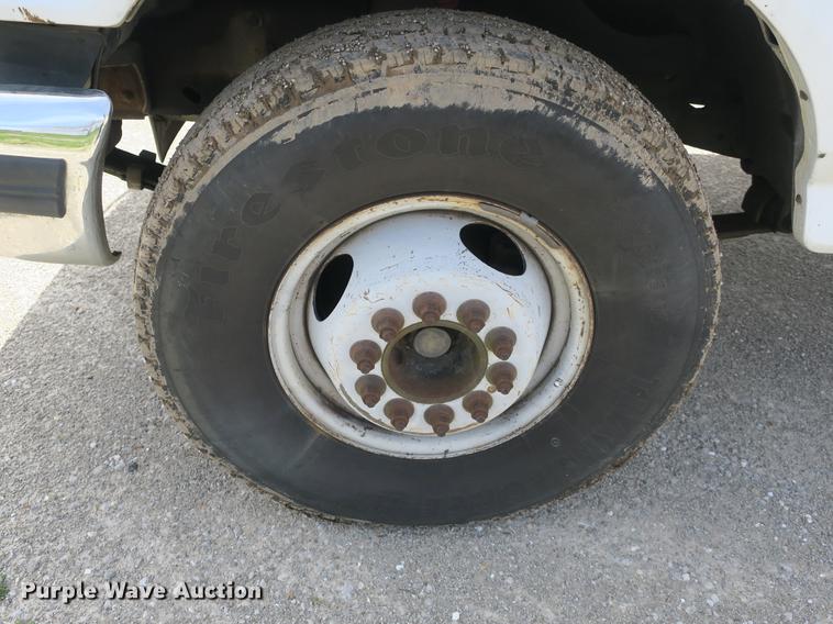 image for item DB8805 1994 Ford F450 Super Duty truck cab and chassis