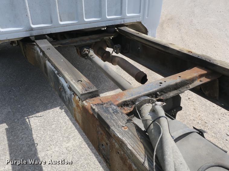 image for item DB8805 1994 Ford F450 Super Duty truck cab and chassis