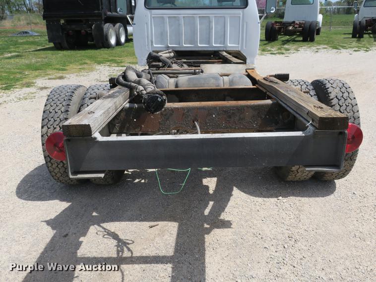 image for item DB8805 1994 Ford F450 Super Duty truck cab and chassis