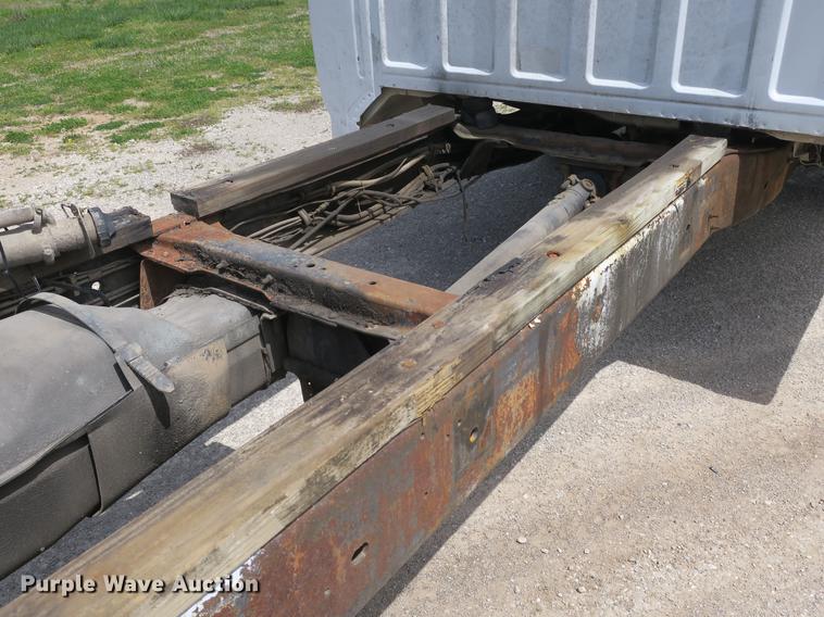 image for item DB8805 1994 Ford F450 Super Duty truck cab and chassis