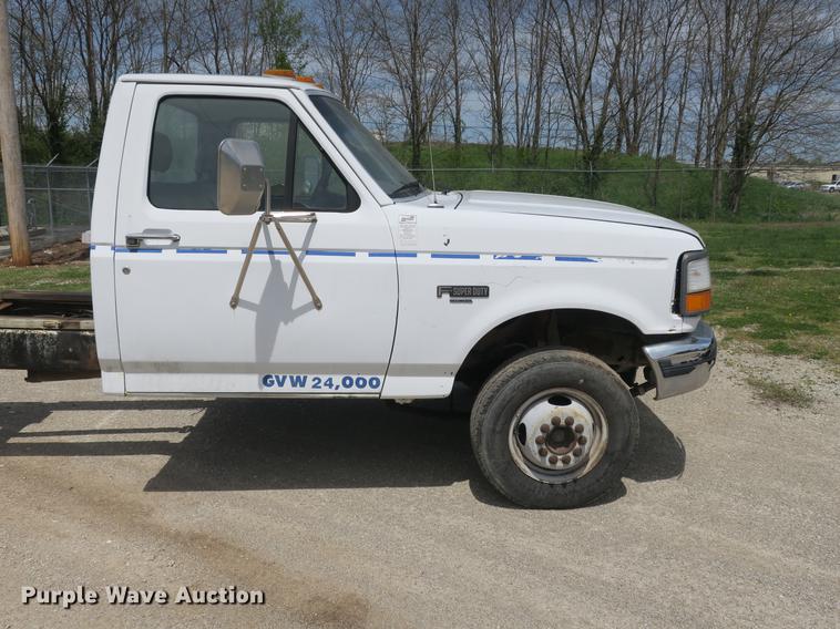 image for item DB8805 1994 Ford F450 Super Duty truck cab and chassis