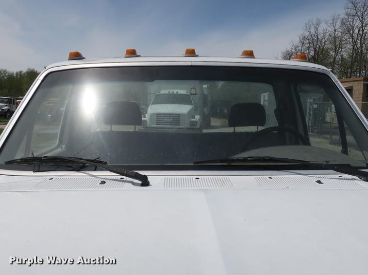 image for item DB8805 1994 Ford F450 Super Duty truck cab and chassis