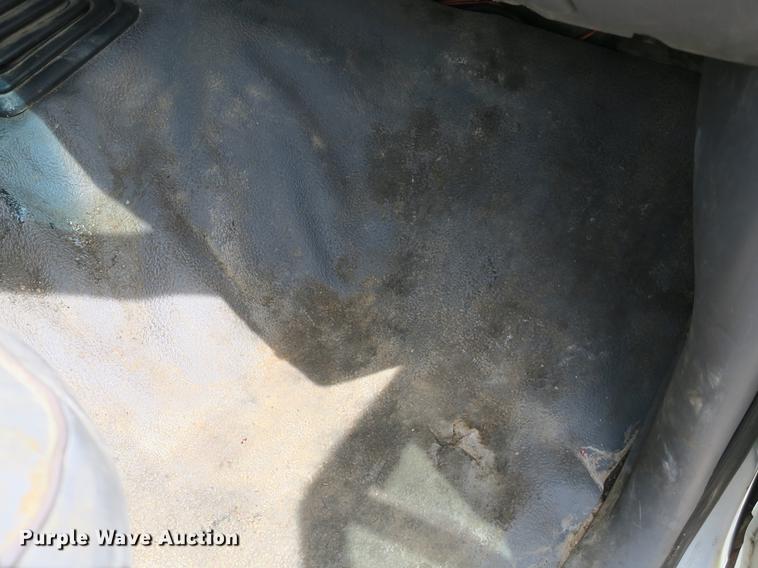 image for item DB8805 1994 Ford F450 Super Duty truck cab and chassis