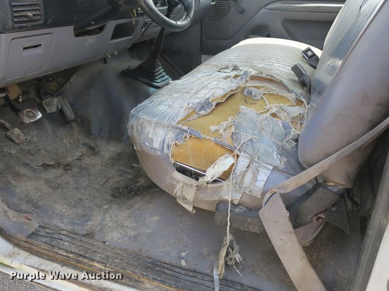 image for item DB8805 1994 Ford F450 Super Duty truck cab and chassis