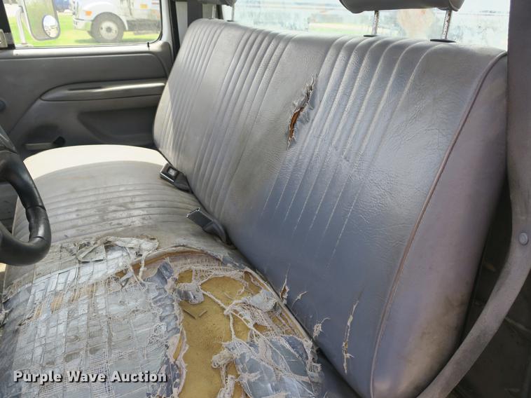 image for item DB8805 1994 Ford F450 Super Duty truck cab and chassis