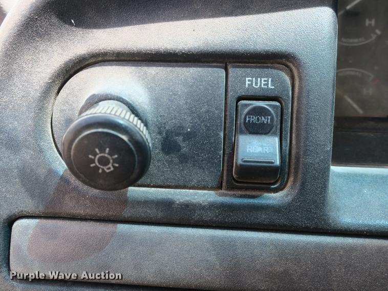 image for item DB8805 1994 Ford F450 Super Duty truck cab and chassis