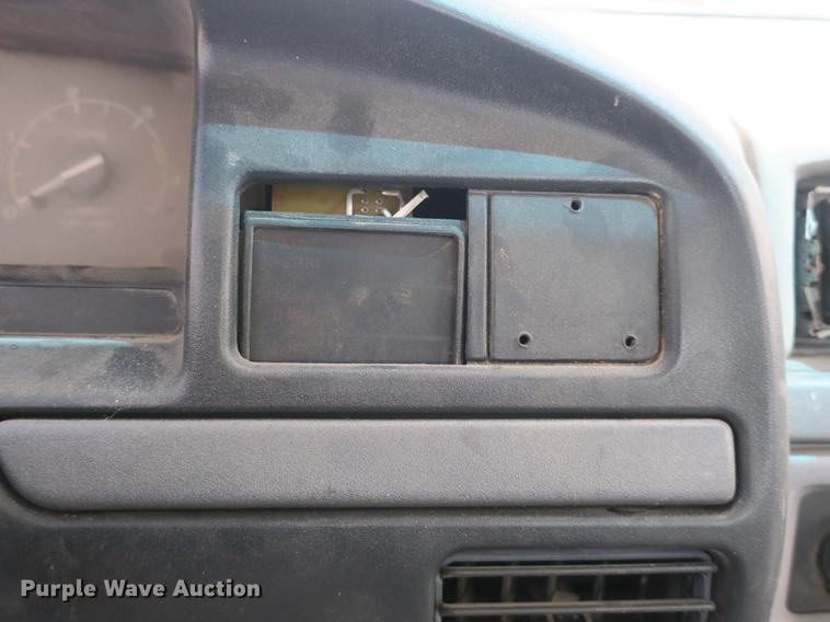 image for item DB8805 1994 Ford F450 Super Duty truck cab and chassis