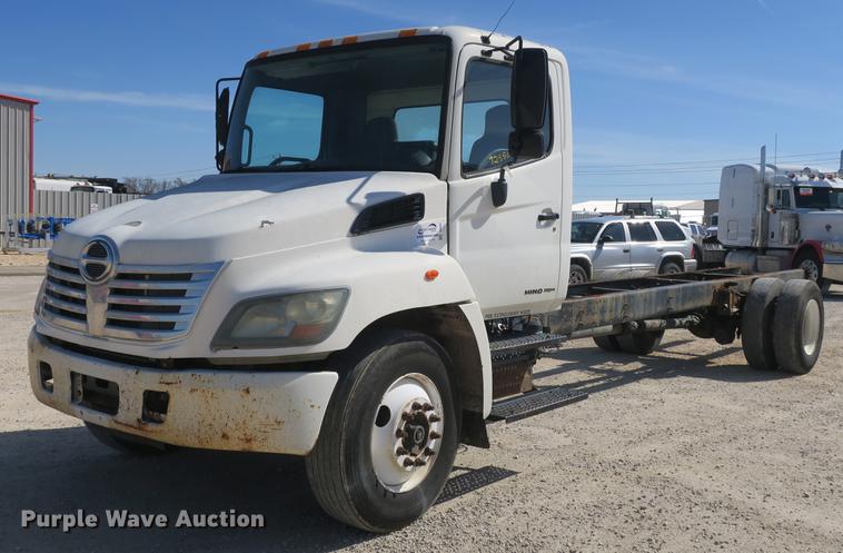 image for item DB8807 2007 Hino 308 truck cab and chassis
