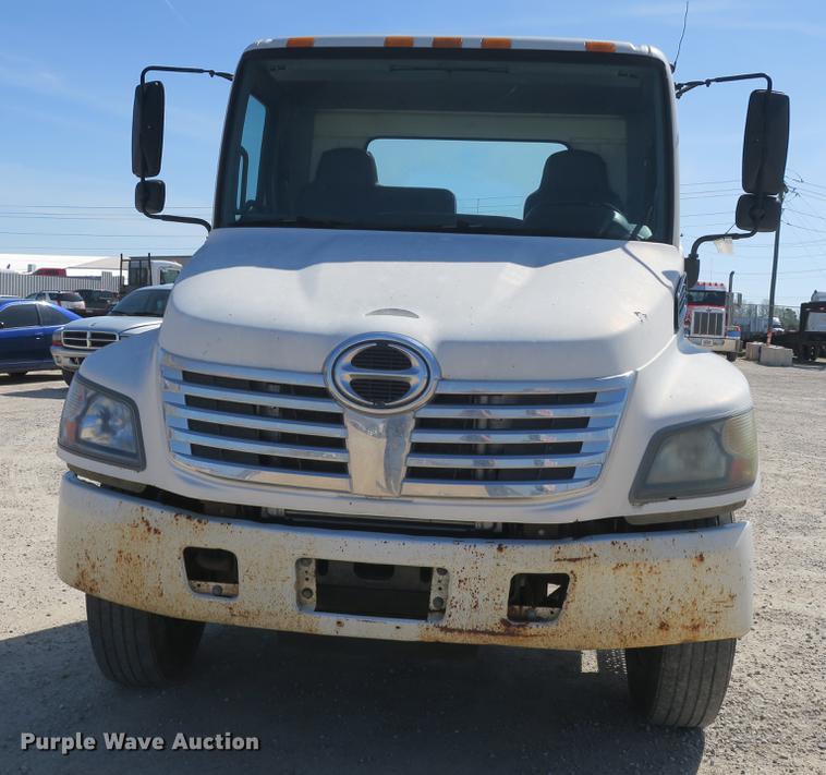image for item DB8807 2007 Hino 308 truck cab and chassis