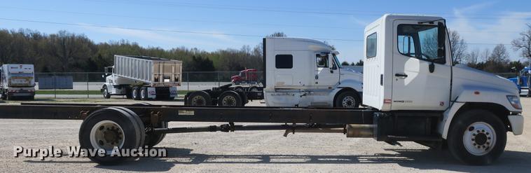 image for item DB8807 2007 Hino 308 truck cab and chassis