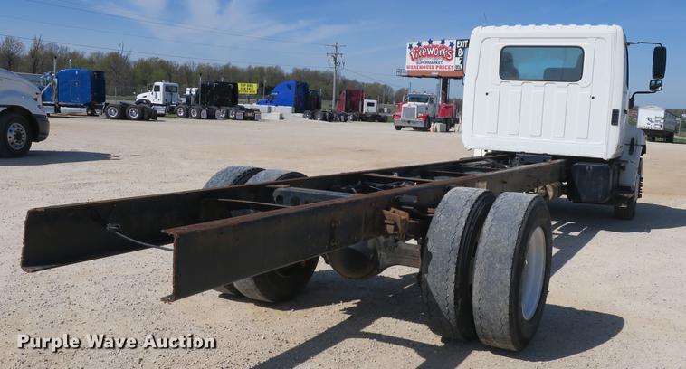 image for item DB8807 2007 Hino 308 truck cab and chassis