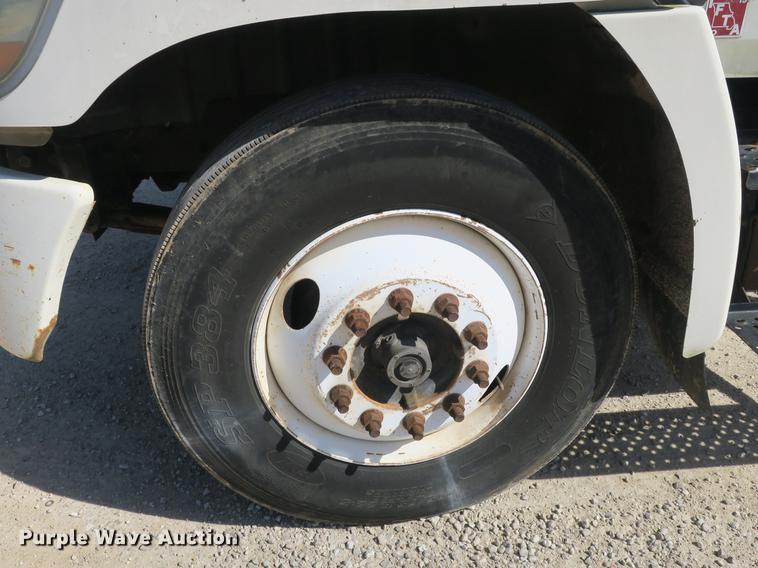 image for item DB8807 2007 Hino 308 truck cab and chassis