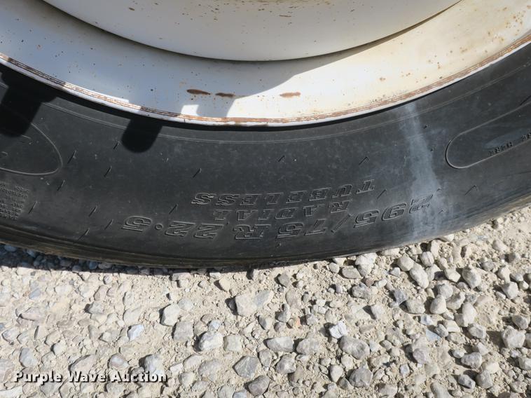 image for item DB8807 2007 Hino 308 truck cab and chassis