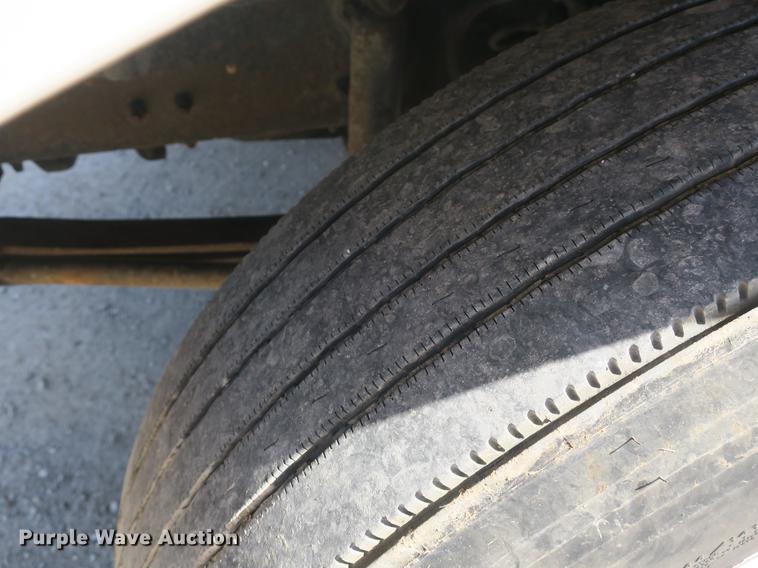 image for item DB8807 2007 Hino 308 truck cab and chassis