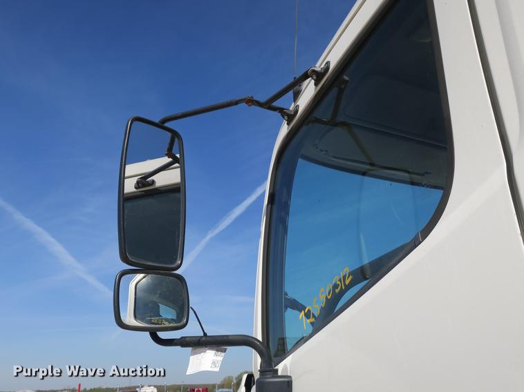 image for item DB8807 2007 Hino 308 truck cab and chassis