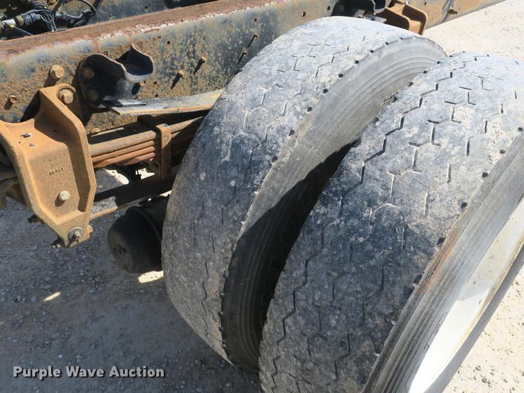 image for item DB8807 2007 Hino 308 truck cab and chassis