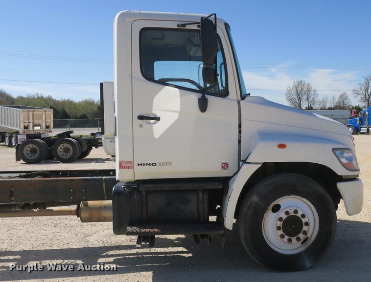 image for item DB8807 2007 Hino 308 truck cab and chassis
