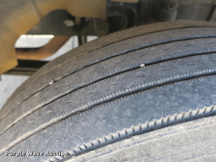 image for item DB8807 2007 Hino 308 truck cab and chassis