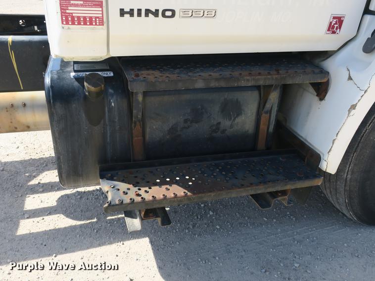 image for item DB8807 2007 Hino 308 truck cab and chassis