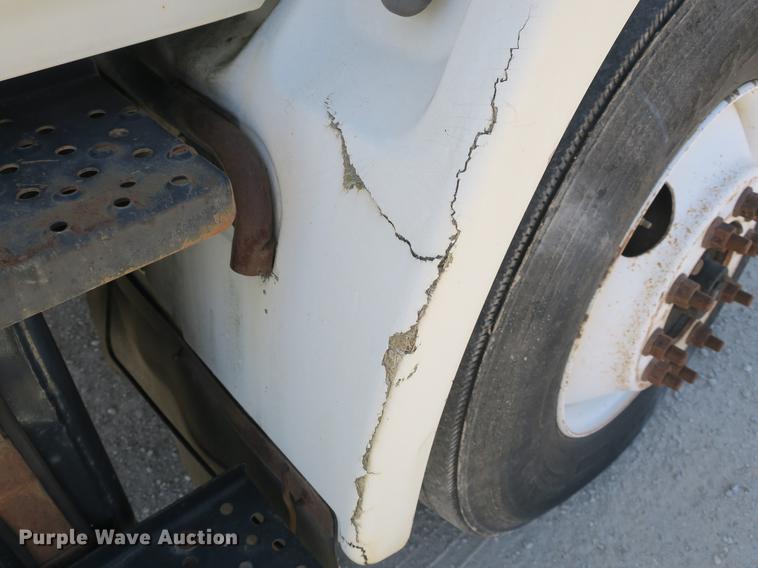 image for item DB8807 2007 Hino 308 truck cab and chassis