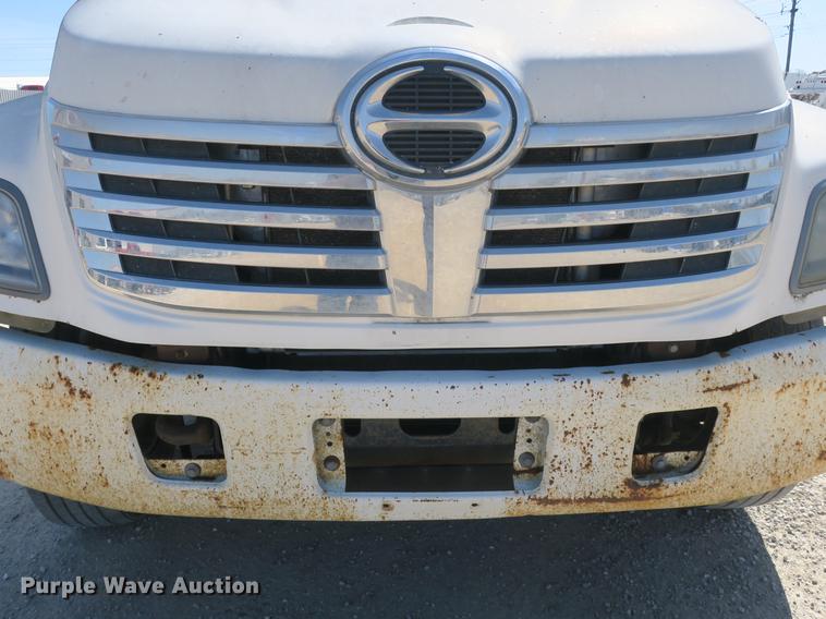 image for item DB8807 2007 Hino 308 truck cab and chassis