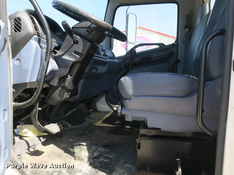 image for item DB8807 2007 Hino 308 truck cab and chassis