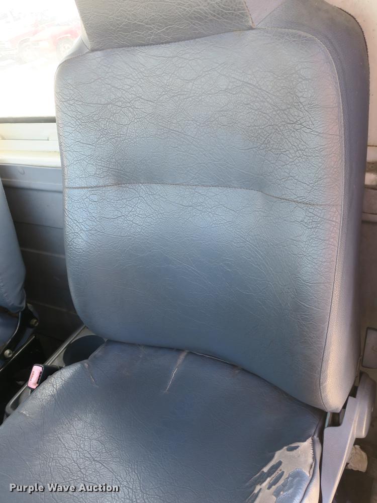 image for item DB8807 2007 Hino 308 truck cab and chassis