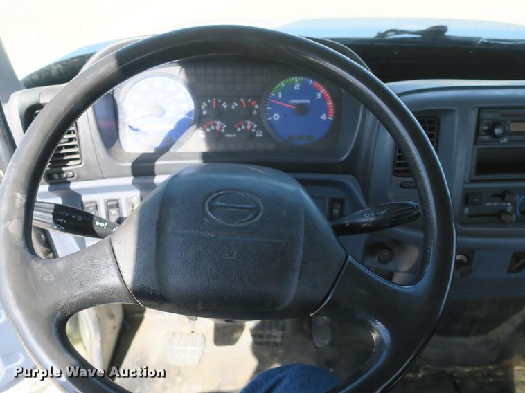 image for item DB8807 2007 Hino 308 truck cab and chassis
