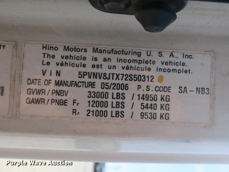 image for item DB8807 2007 Hino 308 truck cab and chassis