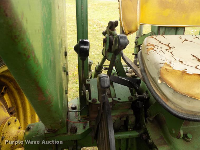 image for item DB9736 John Deere 2440 tractor