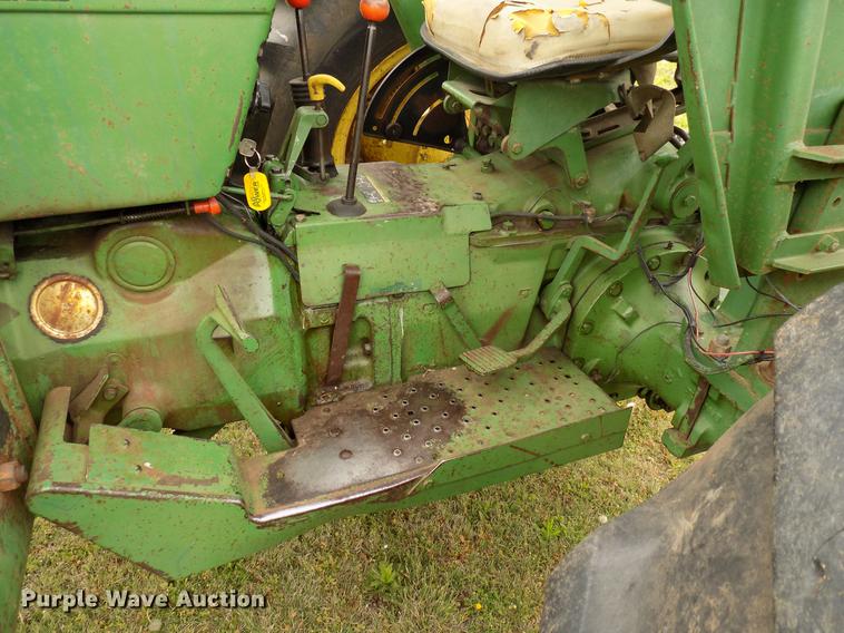 image for item DB9736 John Deere 2440 tractor