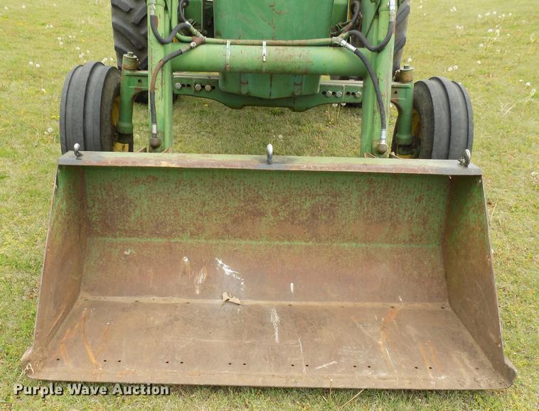 image for item DB9736 John Deere 2440 tractor