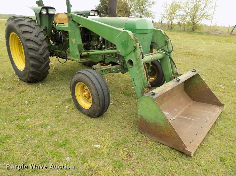 image for item DB9736 John Deere 2440 tractor