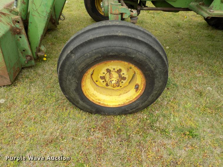 image for item DB9736 John Deere 2440 tractor