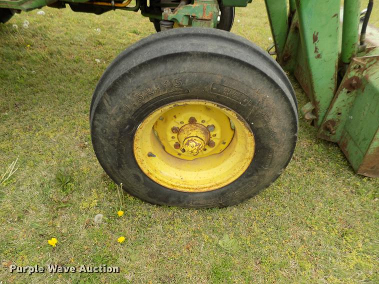 image for item DB9736 John Deere 2440 tractor