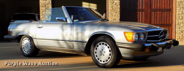 image for item DB9749 1988 Mercedes Benz 560 SL