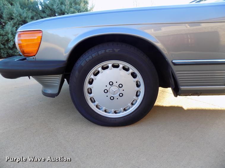 image for item DB9749 1988 Mercedes Benz 560 SL