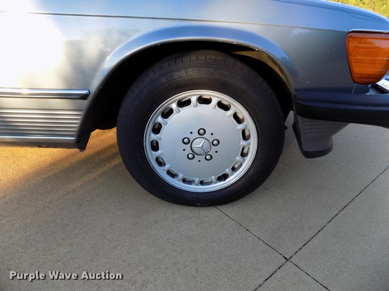 image for item DB9749 1988 Mercedes Benz 560 SL
