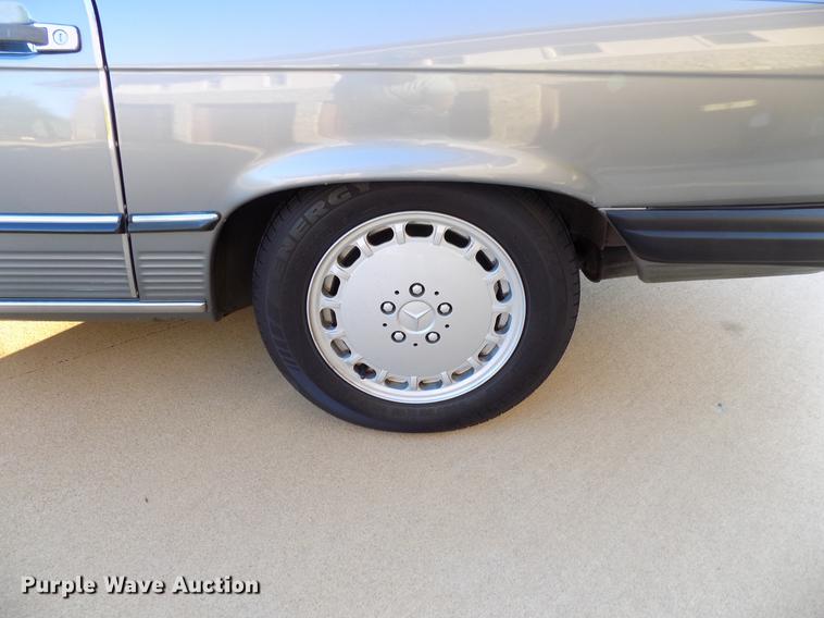 image for item DB9749 1988 Mercedes Benz 560 SL