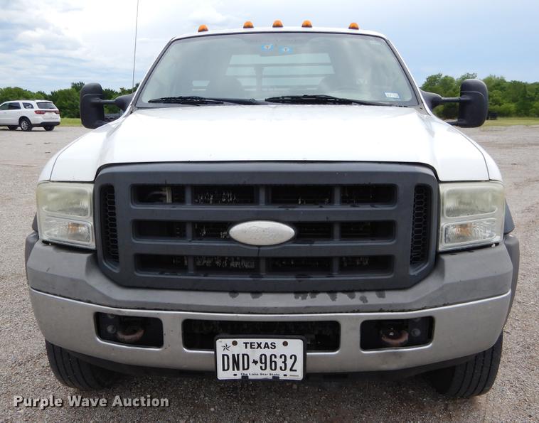 image for item DC0221 2005 Ford F550 flatbed truck