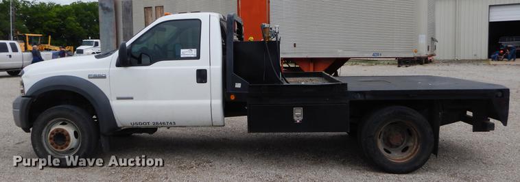 image for item DC0221 2005 Ford F550 flatbed truck