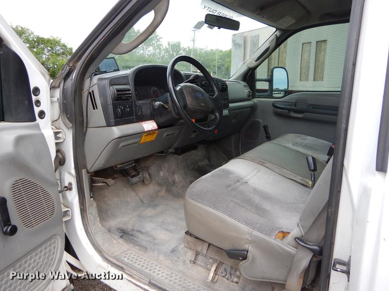 image for item DC0221 2005 Ford F550 flatbed truck