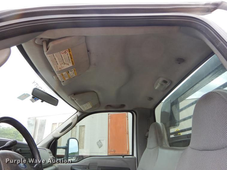 image for item DC0221 2005 Ford F550 flatbed truck