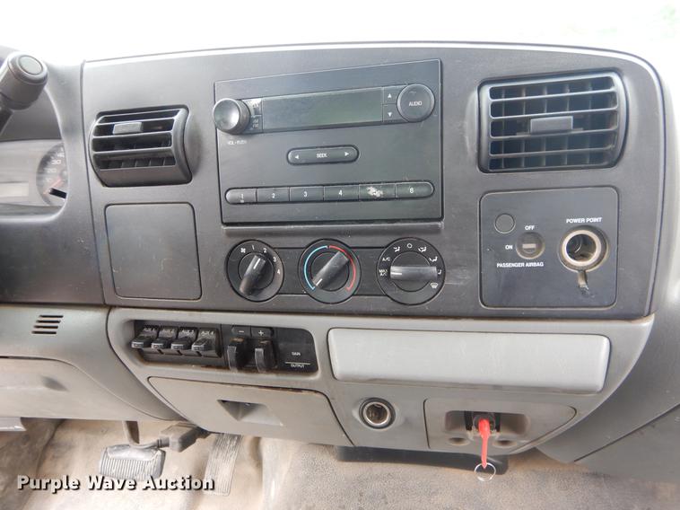 image for item DC0221 2005 Ford F550 flatbed truck